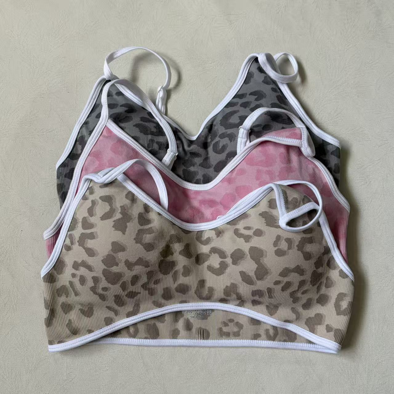 LOGO Women's Beautiful Back Ga - огляд і ціна Sports Bra Racerback